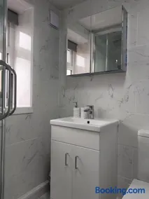 Dream Ensuite Rooms - Image 4