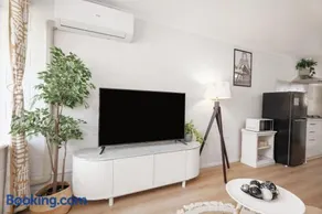 Sunny Stay Near Flinders & CBD - Image 2
