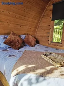 The Forest Pod - Wood Fired Hot Tub and Fire Pit - Image 3