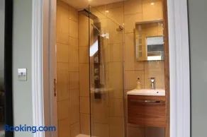 Boutique double room with countryside views - Image 3