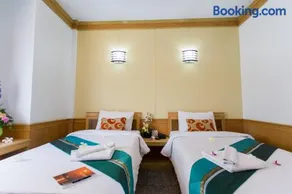 Boom Forest Hotel - Image 3