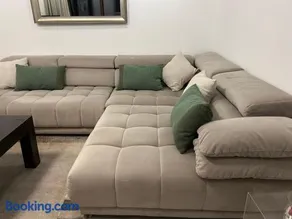 Bianco Deluxe Apartment - Image 4