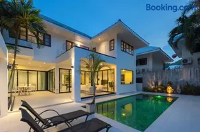 Stunning villa with pool and tropical garden - Image 3