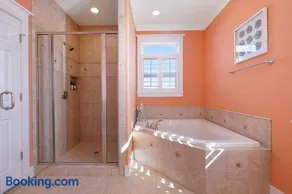 Charming Canal Home with Private Heated Pool and Boat Lift - Image 3