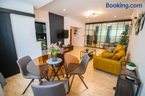 BNF Lounge - Image 1