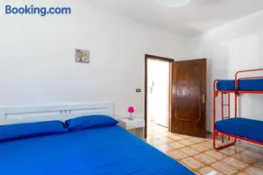 Appartamento climatizzato a 30 m dalla spiaggia con vista mare - Image 1