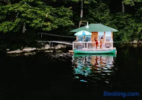 Nautilus Floating Island Cabin - Image 3