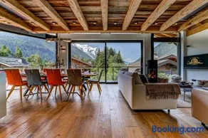 Chalet Red Fox - Image 2