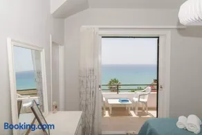 Aria, Maisonette in Glyfada Beach - Image 1