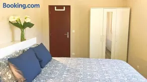 Spacious House with Private Pool Kitchen - Image 4