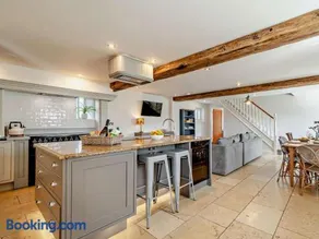3 Bed in Harrogate oc-91269 - Image 3