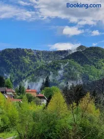 House of Laura - Image 1
