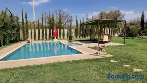 Peaceful Villa with Pool and Garden - Image 1