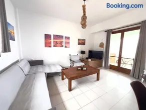 Beachfront summer house - Image 2