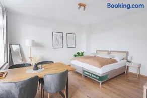 PRIME - 2 Zimmer Wohnung direkt am Fluss - Image 2