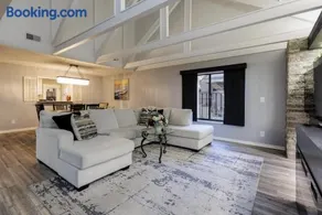 573 Queen's Grant - Image 2
