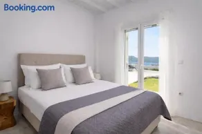 White Villa Milos - Image 2