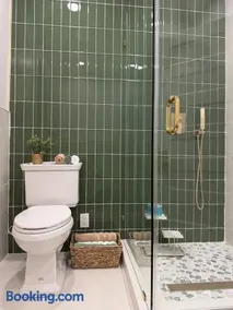 Stylish 3BR Revere Home Sleeps 8 Near Boston, Revere Beach and Airport - Image 4
