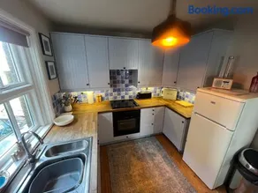 Cottage - Sleeps 5 - Parking & Wood burning stove - Image 4