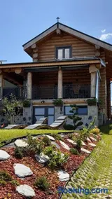 Al Tronco Log Cabin - Image 1