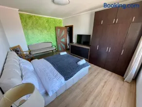 Amazing view central 1 bedroom apartment - Image 4