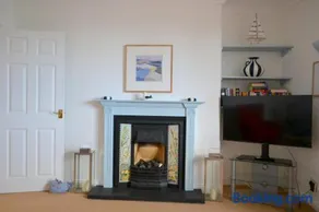 Manor House Apartment 2 - Image 3