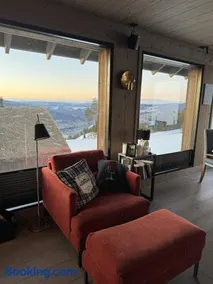 Beautiful Ski-in Ski-out Cabin at the top of the mountain in Hafjell - Image 5