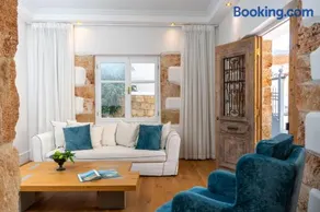Kostis Parthenis Residence - Image 1