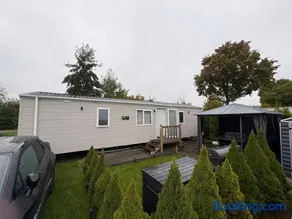 Chalet Meerwijck mit Terrasse am Wasser mit Strand und Schwimmbad - Image 4
