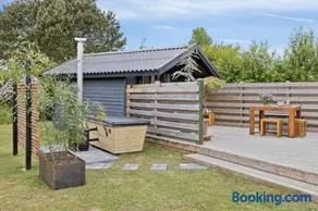 Cozy Little Holiday Home With Wilderness Bath - Image 1