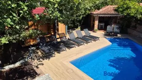 Villa Amalia Apartments - Image 1