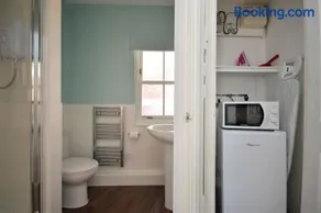 Eagle Ensuite Room - Image 3