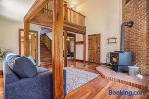 The Hopkins Hideaway - 40 Acres with trails, Arcades, Hot Tub, Fire Pit - Image 2