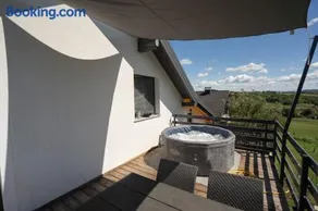 Lux Loft Spa - Image 2