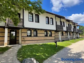 GeshaHillPark villas 55 - Image 1