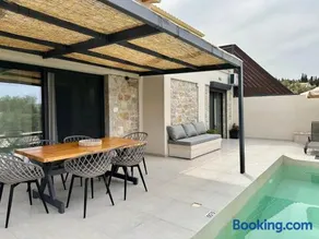 Calmia Fine Living Villas - Image 2