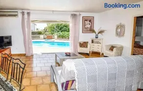 Villa ensoleillée & Piscine privée à Aléria - Image 3