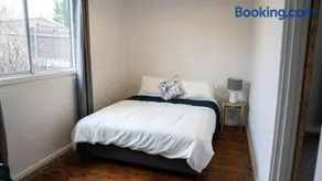 East Albury home near hospital & sports precinct - Image 2