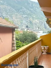 Apartment in Prcanj, Bay of Kotor - Image 5