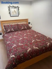 Tawny Lodge, Evesham Nr Cotswolds - Image 2