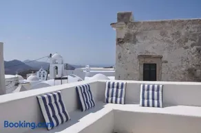 Chora Elegant Traditional House - Image 1