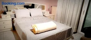 Park Apartment - Image 2
