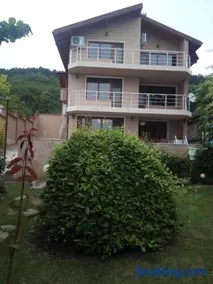 Villa "MEGGI" Овчаровски плаж - басейн, барбекю - Image 3