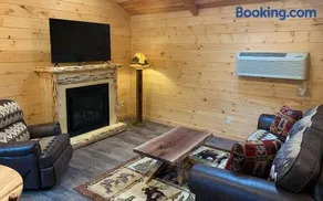 Briarwood Cabin by Amish Country Lodging - Image 1
