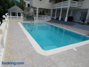 The Royal Kensington Villa 4 - Image 2