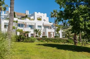 Alcazaba Lagoon Apartment - Image 3
