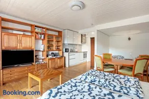 Beautiful Apartment - Image 4