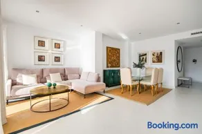 Luxury 2 bedroom apartment - Image 2