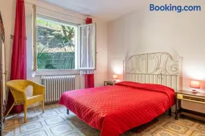 iseo lake view pool, dog friendly- 3Rosso - Image 5