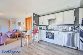 3 bed Lodge with EV point - Image 2